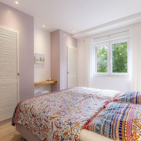 Red House Trget With Swimming Pool, Sauna And Jacuzzi ラビン エクステリア 写真