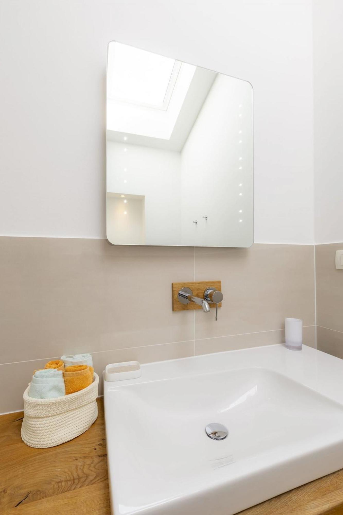 Red House Trget With Swimming Pool, Sauna And Jacuzzi ラビン エクステリア 写真