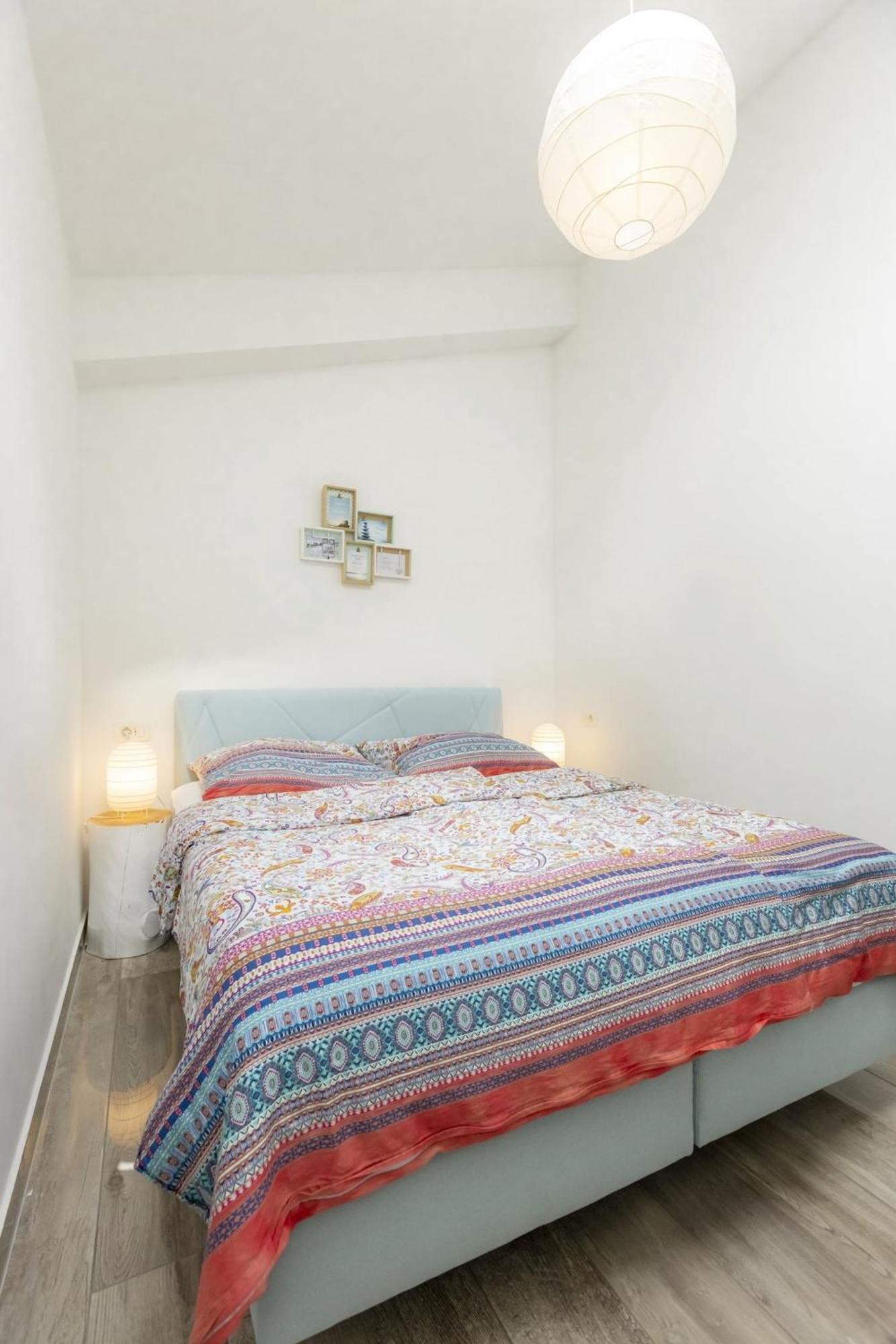 Red House Trget With Swimming Pool, Sauna And Jacuzzi ラビン エクステリア 写真